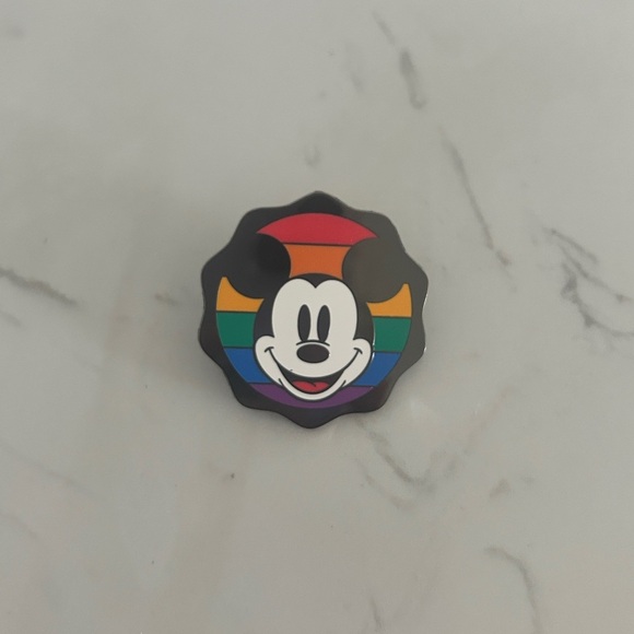 Mickey Mouse Disney Pride Collection 2024 Rainbow Pin (Limited Edition)- NEW - Picture 2 of 13